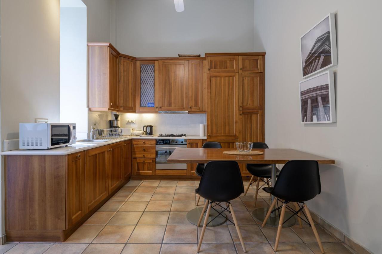 Villa A Beautiful 2 Bdr House In The Heart Of Plaka Athen Exterior foto