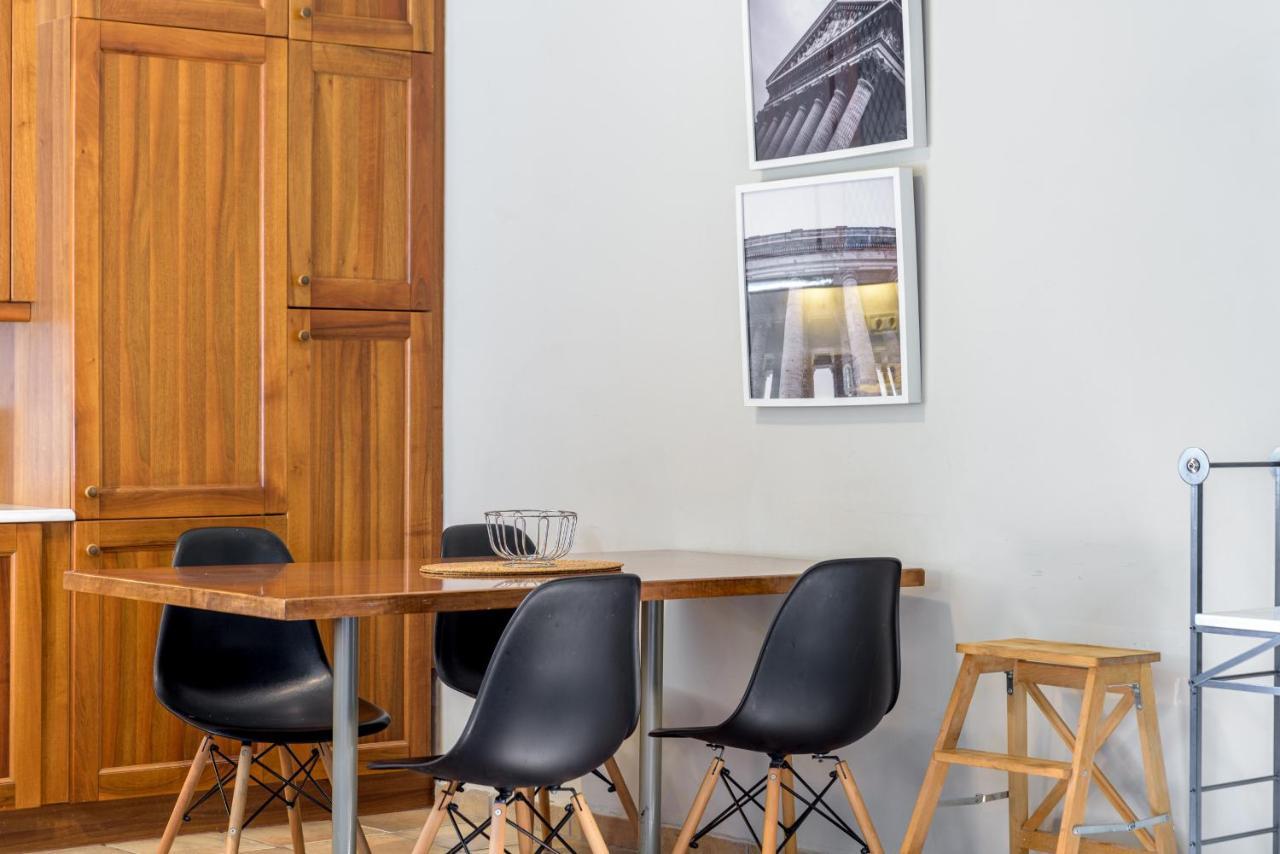 Villa A Beautiful 2 Bdr House In The Heart Of Plaka Athen Exterior foto